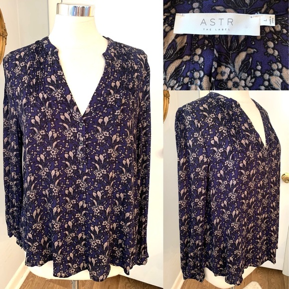 ASTR the Label Navy Blue Grey Floral Blouse Size L career casual V neck top - Picture 14 of 14